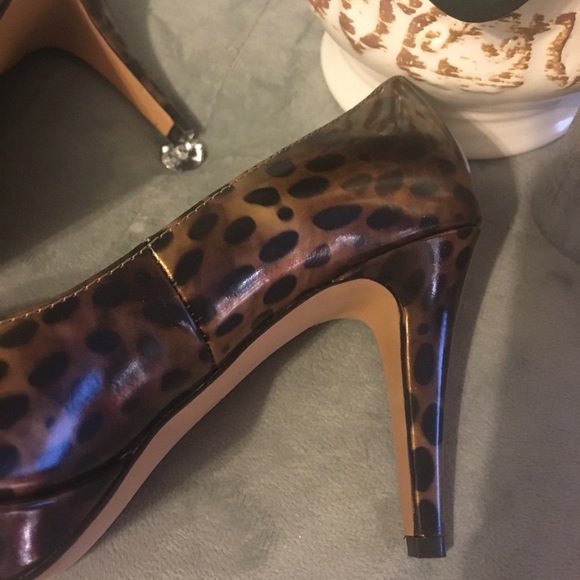 New Without Box Circa Joan & David Pearly Pumps - Picture 7 of 7